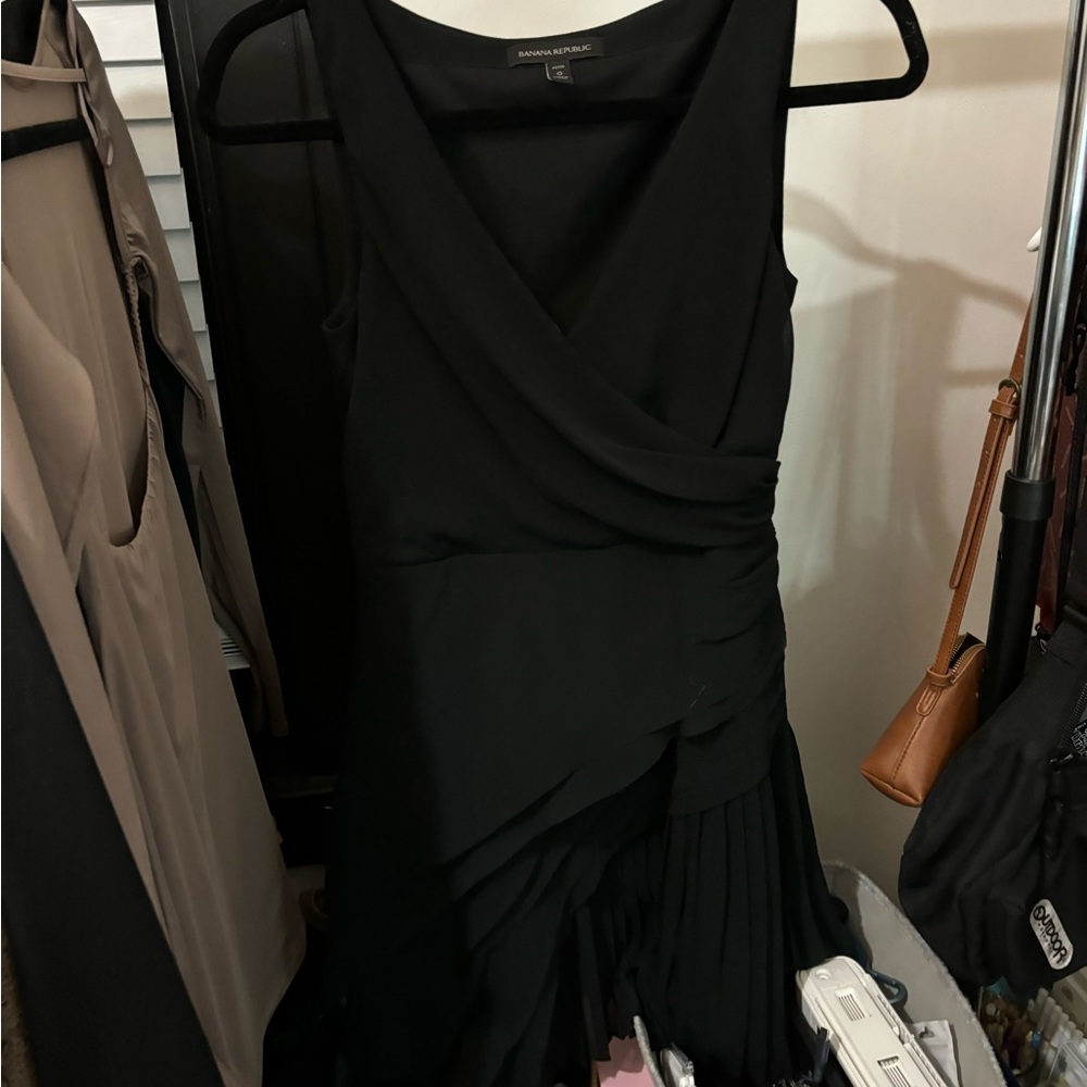 Women’s black banana republic dress